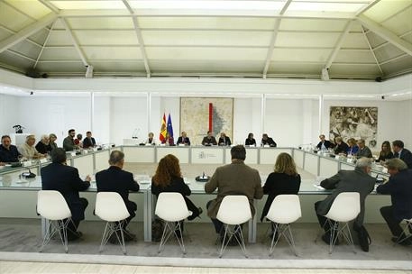 Imagen del artículo El presidente del Gobierno se reúne con el comité científico asesor del proyecto 'España en libertad. 50 años'
