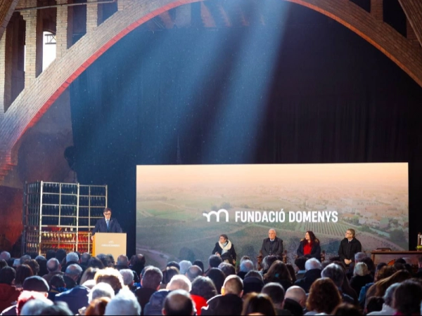 Imagen del artículo El president Illa és distingit com a fundador d'honor d'Amics Martinell
