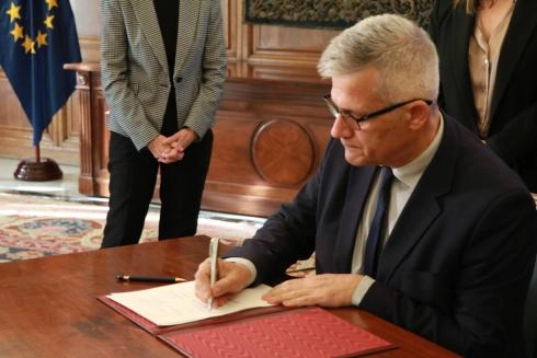 Image 1 of article Nace la Bienal Climática, la primera de arte y clima diseñada en España, que se celebrará en Avilés y Asturias en 2026