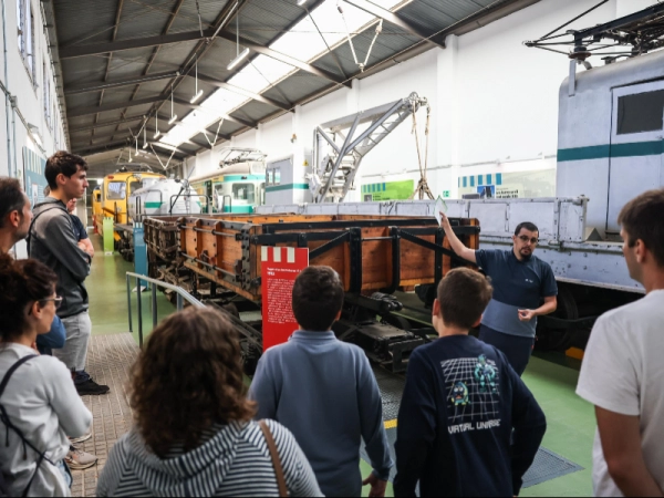 Imagen del artículo Ferrocarrils impulsa visites guiades a l'Espai Expositiu de la Cotxera de Rubí