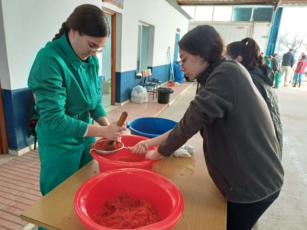Imagen del artículo La directora de Desarrollo Rural participa en la II Matanza Didáctica del CFMR de Don Benito