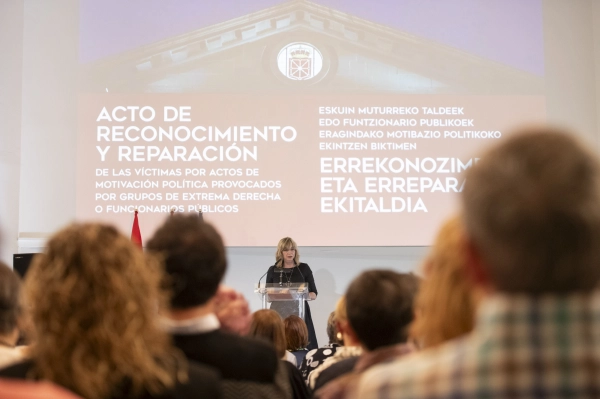 Imagen del artículo Baluarte acogerá el jueves 13 de febrero un nuevo acto de reconocimiento y reparación de las víctimas por actos de motivación política provocados por grupos de extrema derecha o funcionarios públicos 

La vicepresidenta Ana Ollo presidirá este segundo acto público como desarrollo de la Ley Foral 16/2019, norma que prevé un informe anual en torno a los casos reconocidos por la Comisión, un total de 41 el pasado año 2024   	 		 		28/01/2025 		    		 			 			 				 						 							camera_alt