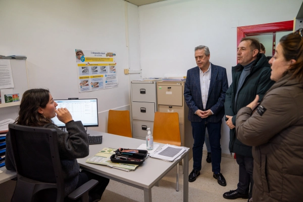 Image 2 of article Gómez Caamaño destaca o bo resultado das obras de reforma do centro de saúde das Neves e subliña a implicación do Concello na mellora da sanidade pública da localidade