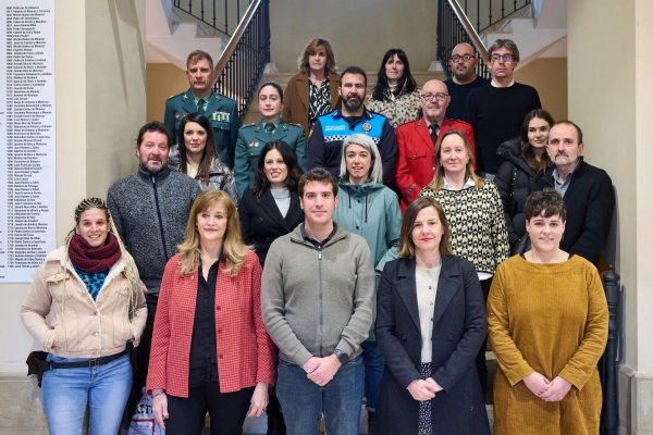 Imagen del artículo El Gobierno de Navarra y el Ayuntamiento de Tafalla firman el protocolo para coordinar la actuación ante la violencia contra las mujeres en el ámbito local 

Son ya 23 las entidades locales que cuentan con protocolos de coordinación en vigor para atender de forma integral a las mujeres supervivientes de violencia y a sus hijas e hijos   	 		 		29/01/2025 		    		 			 			 				 						 							camera_alt