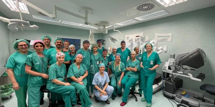 Image 1 of article El Hospital Universitario Miguel Servet de Zaragoza pone en marcha el segundo robot Da Vinci
