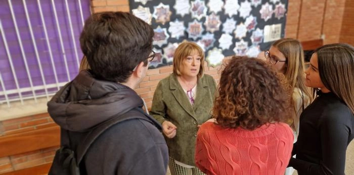 Image 1 of article Tomasa Hernández recibe en Teruel a los primeros alumnos llegados de Masanasa
