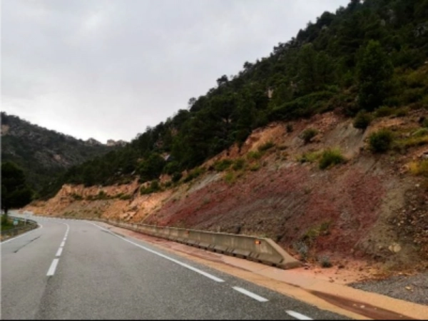 Imagen del artículo Territori, Habitatge i Transició Ecològica impulsa obres de seguretat en talussos entre Xerta i Horta de Sant Joan per valor  de 2 MEUR