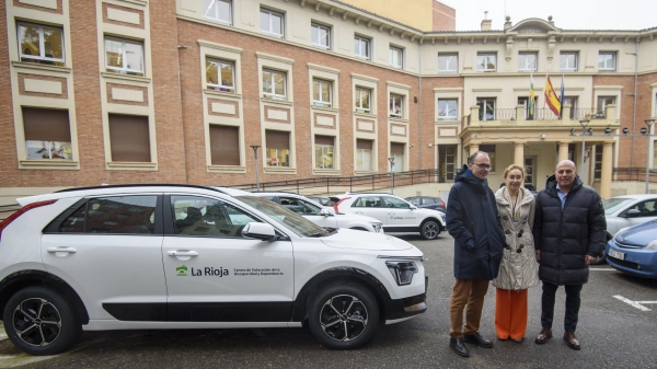 Imagen del artículo La Consejería de Salud y Políticas Sociales adquiere por primera vez tres vehículos para mejorar el servicio de valoración de la Dependencia en La Rioja