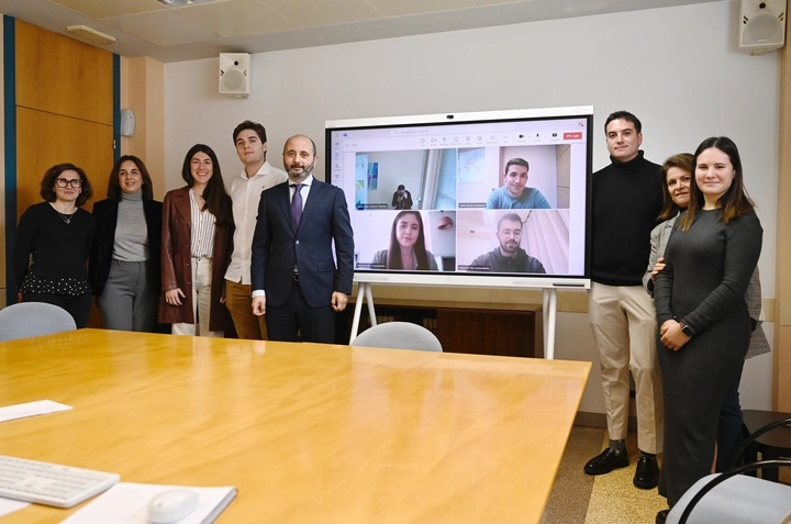 Imagen del artículo Los becarios de Internacionalización se incorporan al mercado laboral antes de los primeros seis meses desde su retorno