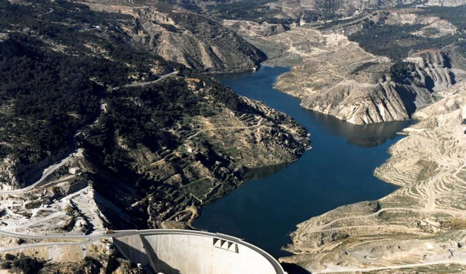 Imagen del artículo Autorizadas ayudas a 61 municipios andaluces para reducir las fugas de agua en abastecimiento