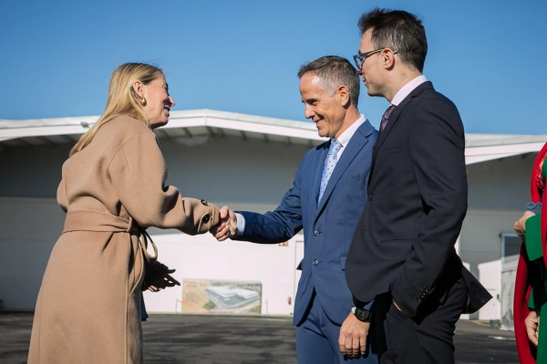 Image 1 of article Guardiola celebra la inauguración de la nueva planta de Ondupack en Navalmoral: Esto demuestra que Extremadura crece y avanza