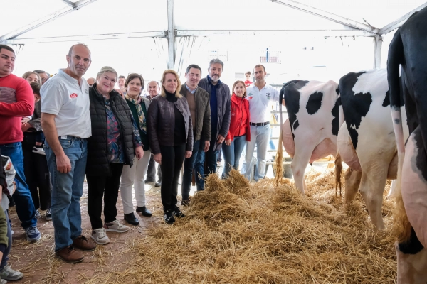 Image 1 of article Susinos destaca la profesionalidad del sector ganadero para poner en valor un producto tan vital y genuino como la leche de Cantabria