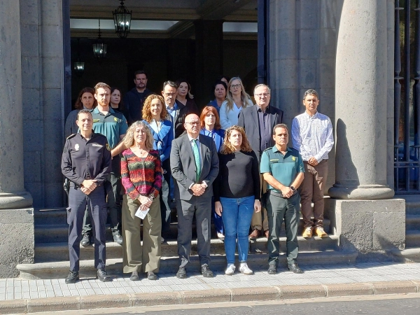 Imagen del artículo Minuto de silencio tras la confirmación como violencia de género del asesinato de una mujer en Gran Canaria