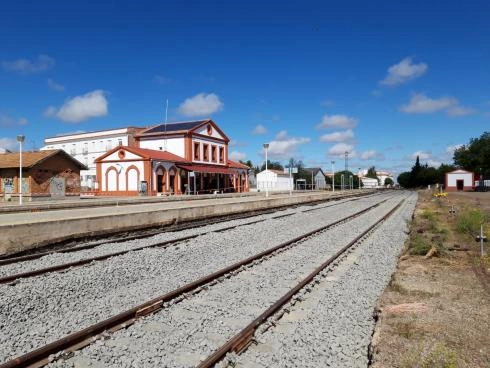 Image 2 of article El Gobierno autoriza licitar por 18,2 millones de euros la renovación de la vía de otros 18 km de la línea Mérida-Los Rosales