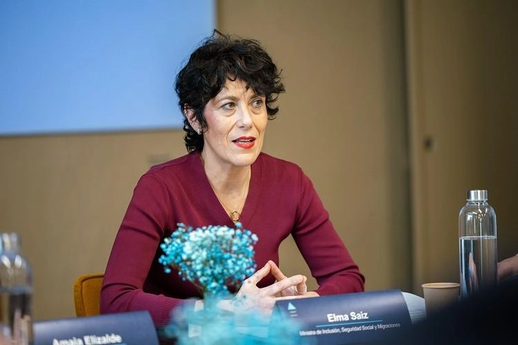 Imagen del artículo Elma Saiz llama a las empresas a unirse a iniciativas que apuesten por la empleabilidad de las personas refugiadas