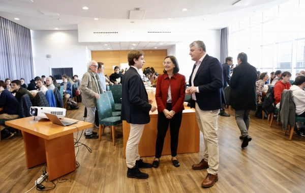 Imagen del artículo Luis Ángel Agüeros abre la fase regional de las Olimpiadas sobre la Unión Europea y anuncia que apoyará que la final se celebre en Cantabria en próximas ediciones