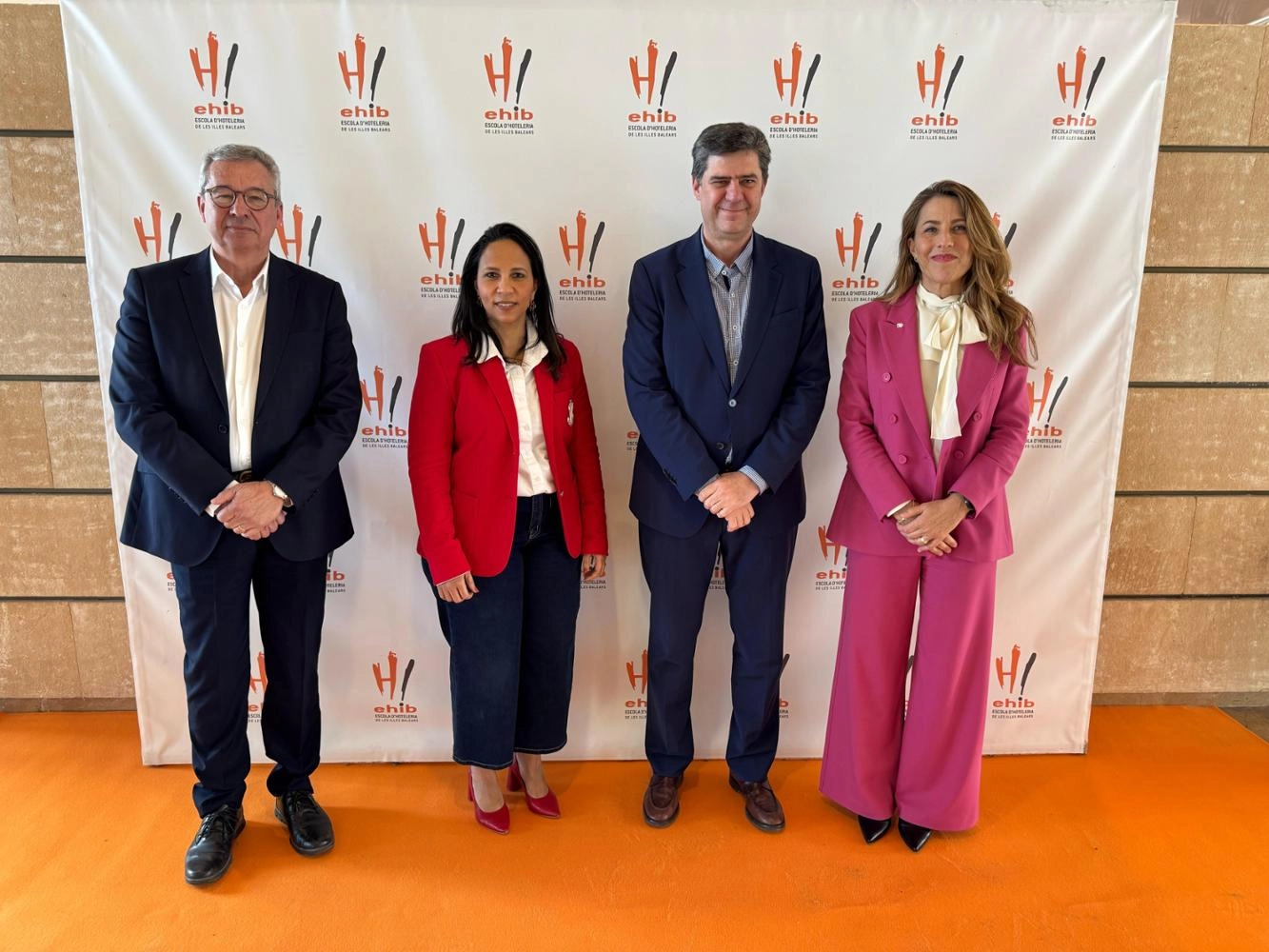 Imagen del artículo La viceministra de Turismo de República Dominicana visita la EHIB y se interesa por las políticas turísticas del Govern