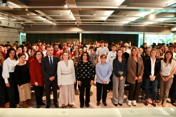 Imagen del artículo La presidenta Prohens asiste a la conferencia de la activista afgana Nadia Ghulam