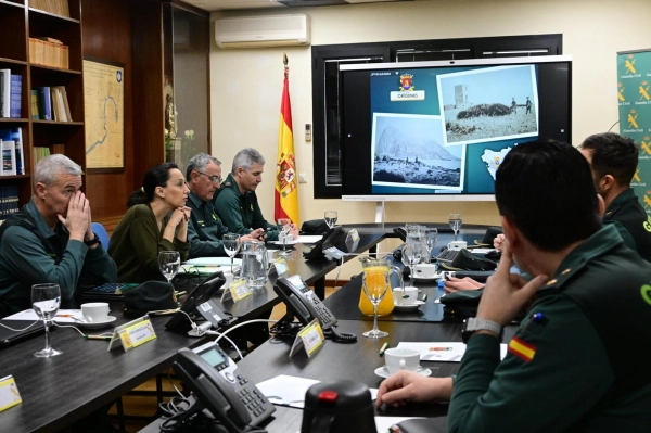Image 2 of article Mercedes González mantiene una reunión  de trabajo con los responsables de la  Guardia Civil en Algeciras