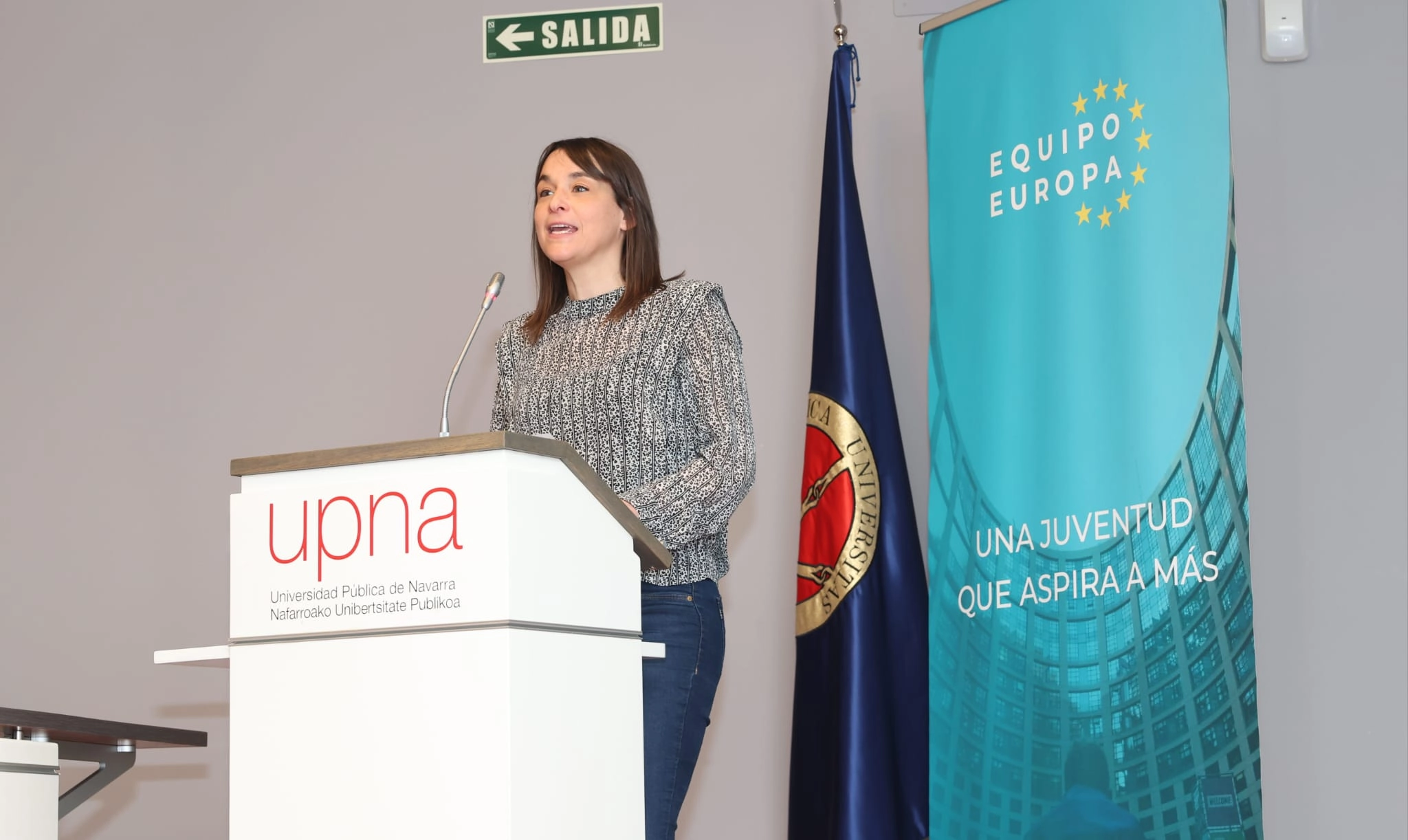 Imagen del artículo La vicepresidenta Alfaro pide a la juventud que no dé alas a los discursos negacionistas de la crisis climática 

La responsable de Vivienda, Juventud y Políticas Migratorias ha participado en la apertura de las III Olimpiadas sobre la Unión Europea organizadas por el Instituto Navarro de la Juventud y el Equipo Europa   	 		 		22/02/2025 		    		 			 			 				 						 							camera_alt