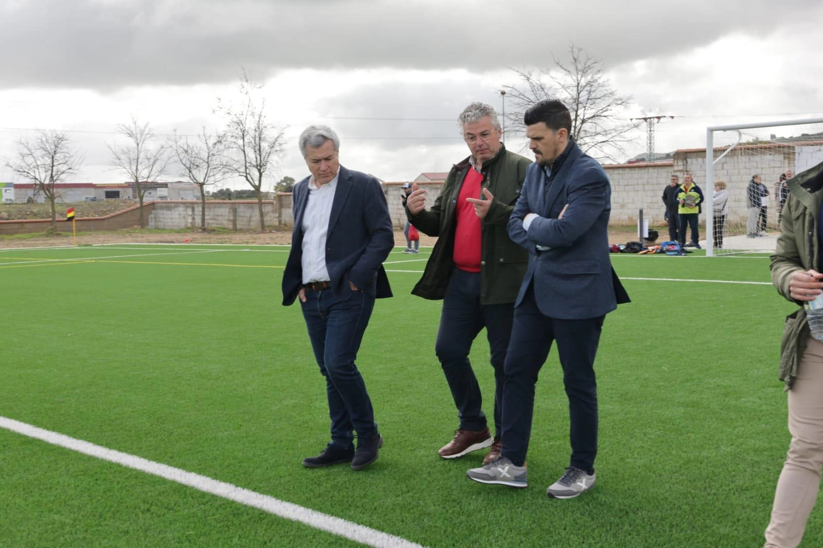 Image 1 of article La Junta de Extremadura destina 240.000 euros a la adecuación del campo de fútbol de Puebla de Alcocer