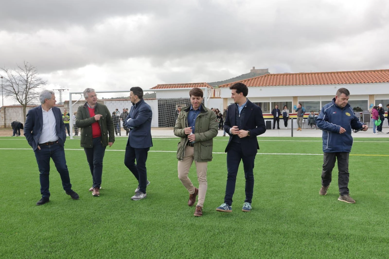 Image 3 of article La Junta de Extremadura destina 240.000 euros a la adecuación del campo de fútbol de Puebla de Alcocer