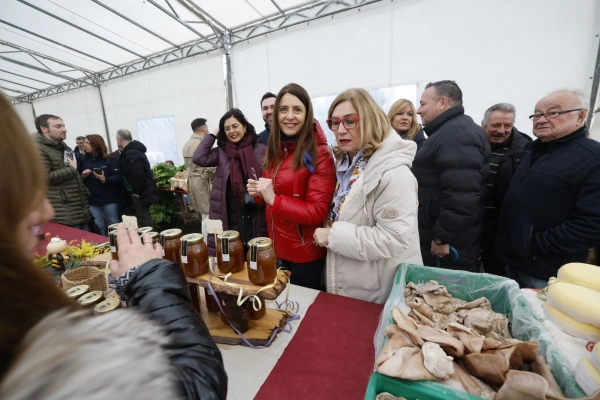 Imagen del artículo Medio Rural destaca o papel de eventos como a Feira do Entroido de Nadela na promoción da despensa galega