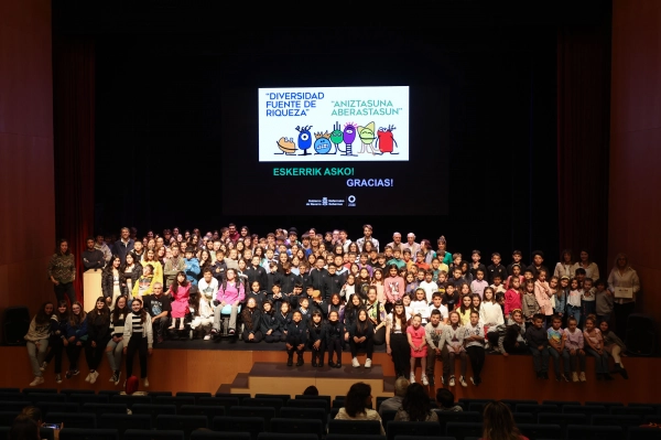 Imagen del artículo El Gobierno de Navarra convoca el VIII concurso escolar 'Diversidad Fuente de Riqueza' 

El tema de este año es La biblioteca y los grupos de Primaria, Secundaria y Formación Profesional pueden presentar sus trabajos hasta el 28 de marzo   	 		 		24/02/2025 		    		 			 			 				 						 							camera_alt