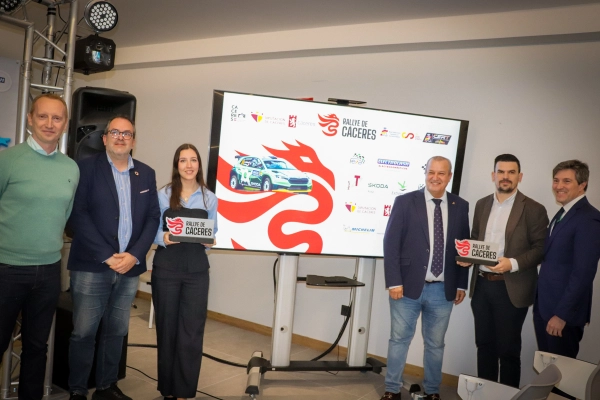 Image 2 of article Una treintena de pilotos participan en Cáceres en la primera prueba del Campeonato de España de Rallyes de Tierra