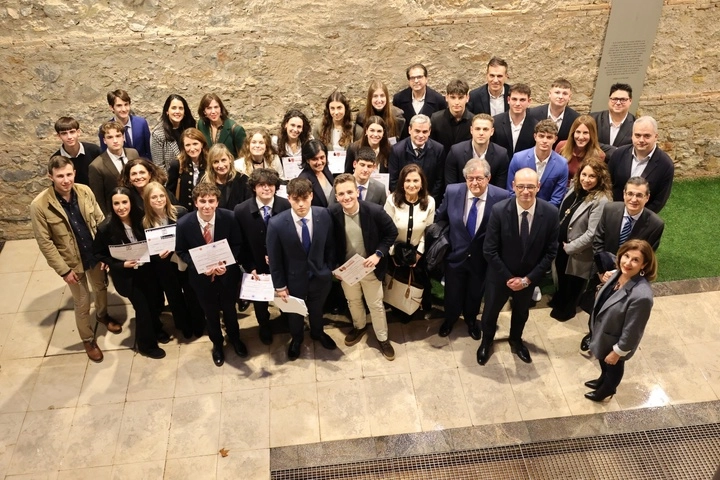 Imagen del artículo El centro Samaniego y el IES Floridablanca ganan los premios de Educación Financiera del Colegio de Economistas