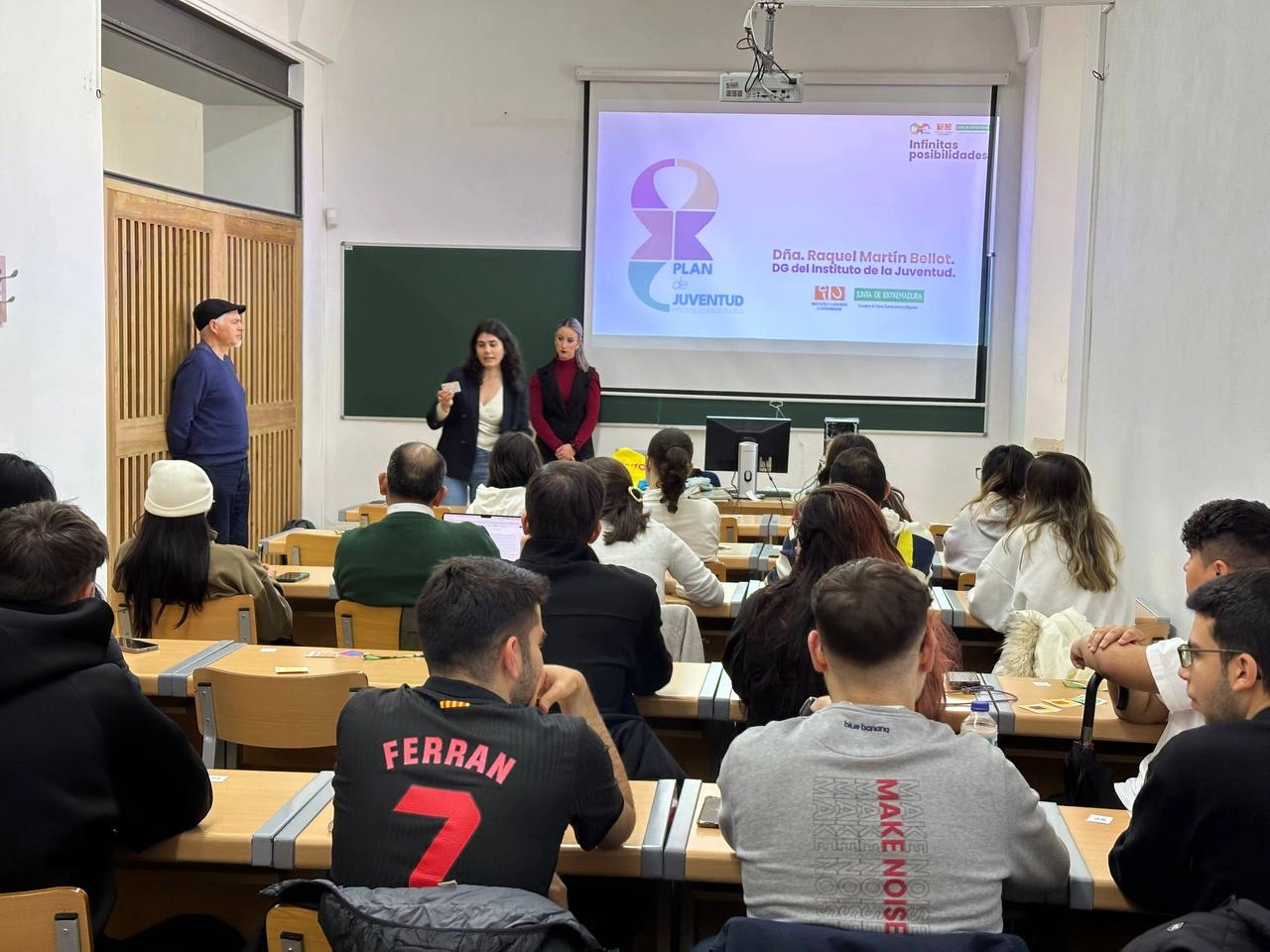 Imagen del artículo Una veintena de alumnos de la UEx protagoniza una de las sesiones de debate del futuro VIII Plan de Juventud