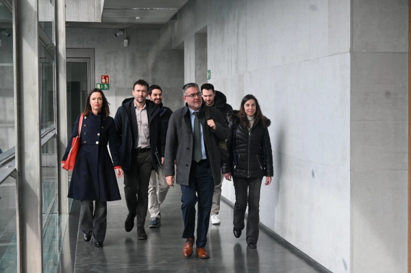 Imagen del artículo El consejero García anuncia la creación de una nueva unidad de I+D+i Empresarial en energías renovables 

Se trata de TAES, una unidad impulsada por la multinacional Tetrace, con sede en Navarra desde 2005 y especializada en consultoría e ingeniería   	 		 		28/02/2025 		    		 			 			 				 						 							camera_alt