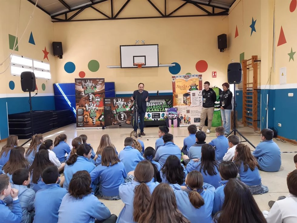 Imagen del artículo La Generalitat presenta la campaña de recogida de pilas, acumuladores y baterías en un colegio de Massanassa afectado por la riada