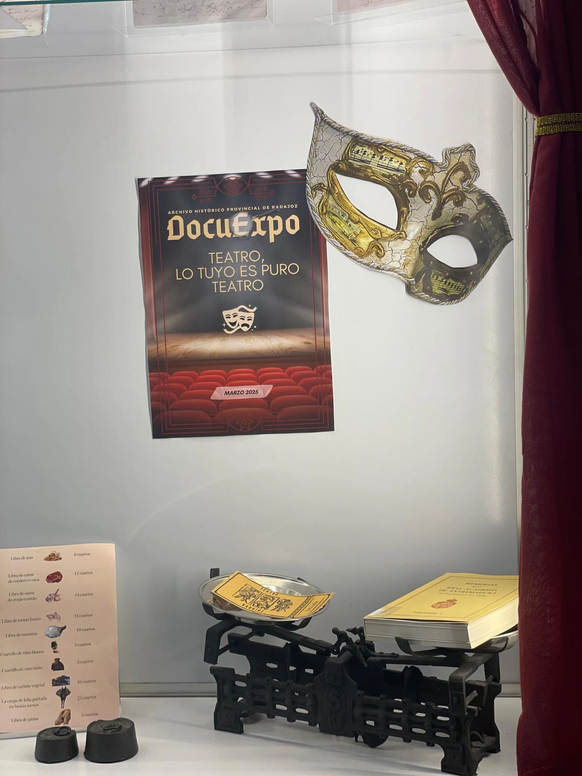 Image 2 of article El Archivo Histórico Provincial de Badajoz revive el teatro del Siglo de Oro con la exposición 'Lo tuyo es puro teatro'