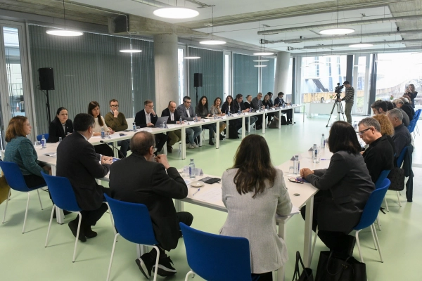 Image 1 of article María José Gómez pon en valor o traballo do alumnado do CEIP Plurilingüe de Nadela co proxecto O mundo que queremos