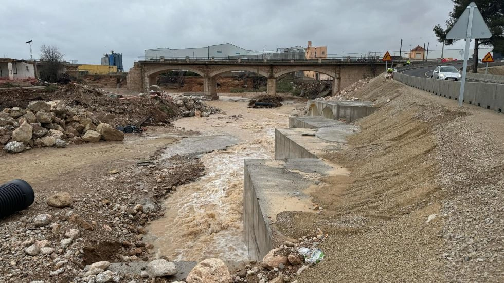 Image 1 of article La Generalitat supervisa las obras de las carreteras afectadas por las inundaciones de octubre durante el nuevo episodio de lluvias