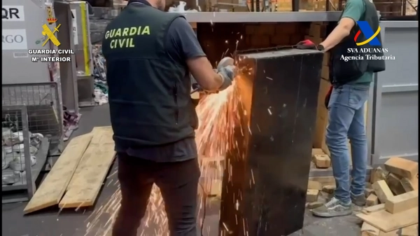 Image 0 of article Desmantelada una organización criminal que ocultaba droga en hornos industriales en Madrid