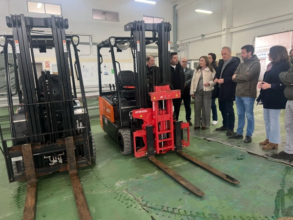 Imagen del artículo A Xunta financia con 77.500 euros a compra de dúas carretillas eléctricas para a confraría de Cambados