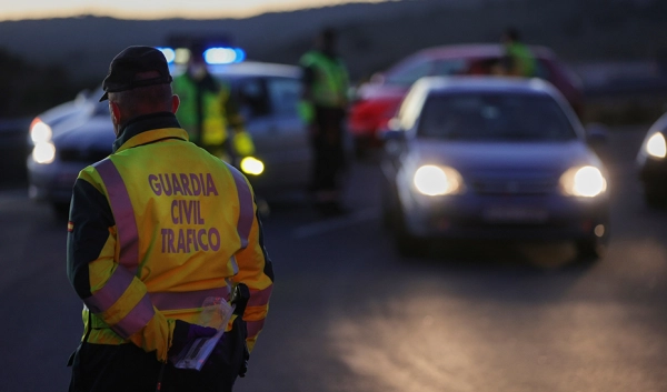 Imagen del artículo Un fallecido y un herido al incendiarse la furgoneta en la que viajaban en Torredonjimeno