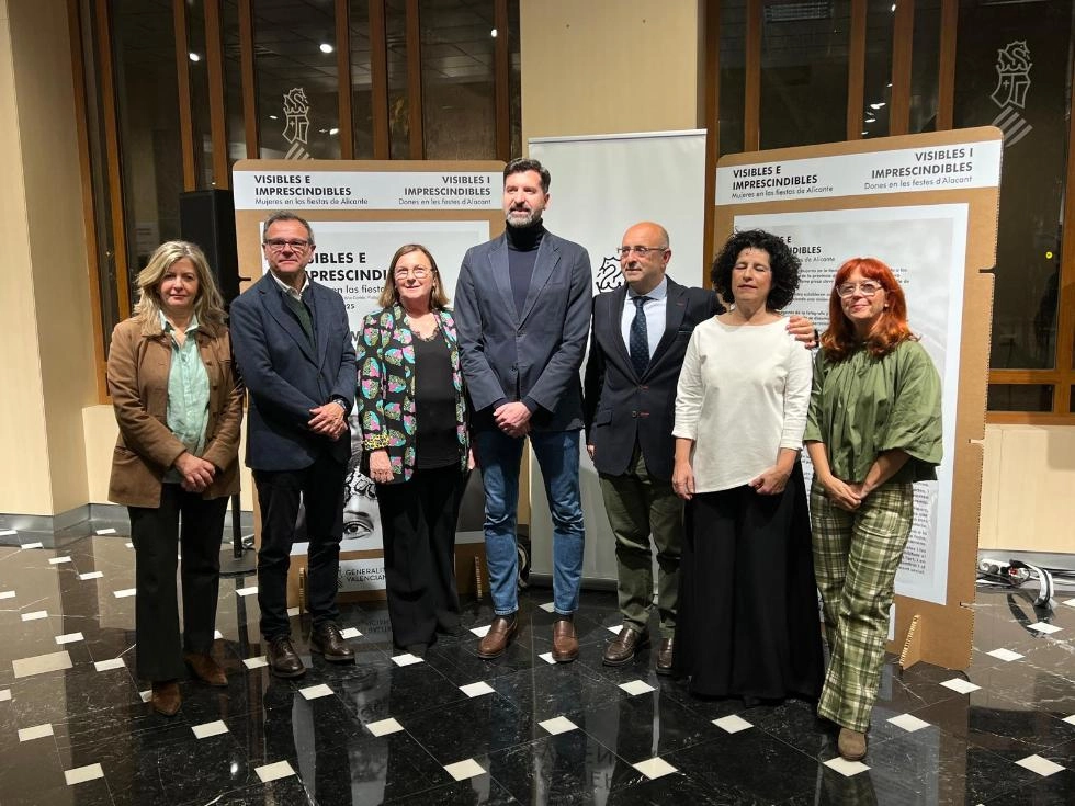 Imagen del artículo El director general de Comunicación destaca la evolución de la participación de las mujeres en las tradiciones festivas alicantinas