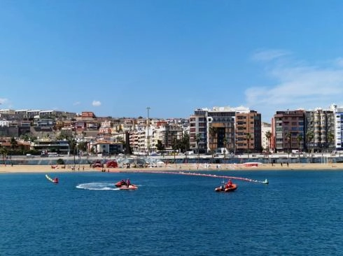Image 2 of article Transportes y Transición Ecológica realizan un ejercicio para mejorar la coordinación y la eficacia ante emergencias por contaminación de buques en el mar
