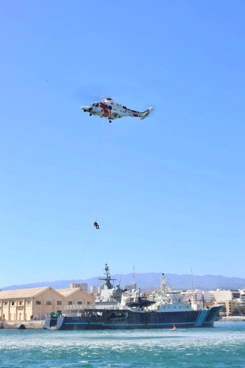 Image 3 of article Transportes y Transición Ecológica realizan un ejercicio para mejorar la coordinación y la eficacia ante emergencias por contaminación de buques en el mar