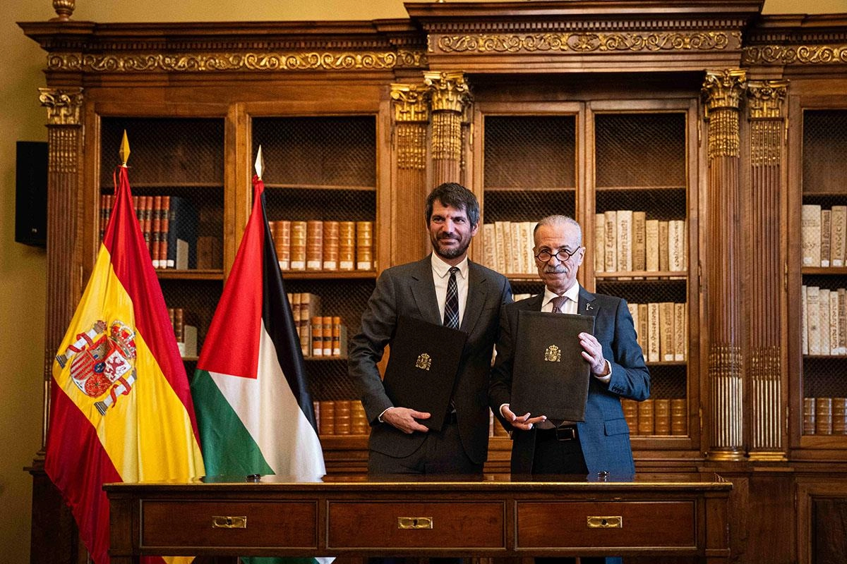 Imagen del artículo El ministro de Cultura firma un memorando de cooperación cultural con el embajador del Estado de Palestina