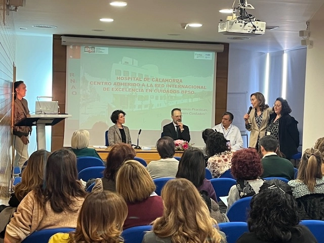 Imagen del artículo María Martín destaca el compromiso con la calidad del Hospital de Calahorra en la entrega de su acreditación como Centro de Excelencia en Cuidados