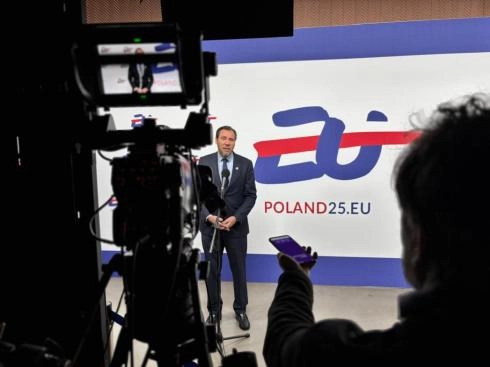 Image 2 of article Óscar Puente destaca el papel clave del transporte para el desarrollo de la estrategia de defensa y seguridad de la Unión Europea