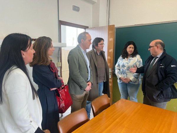 Imagen del artículo A Xunta e a USC apostan por ampliar a oferta de docencia clínica para garantir a máxima calidade da formación aos 1.500 estudantes de Medicina que realizarán prácticas de modo simultáneo