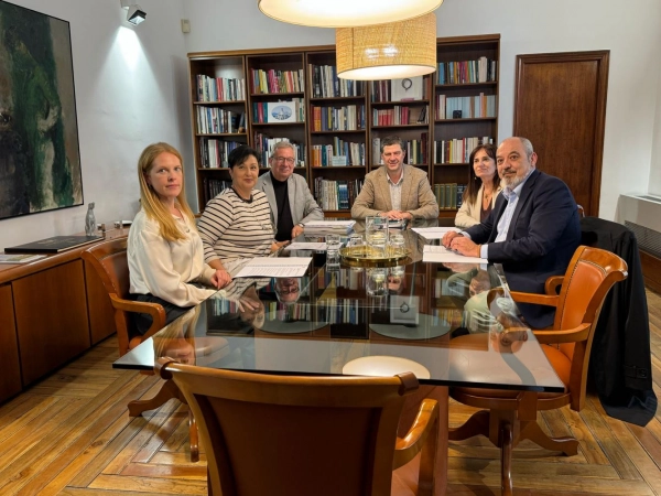 Imagen del artículo El conseller de Turismo se reúne con VOX para hablar de las medidas de contención y sostenibilidad turística propuestas por el Govern
