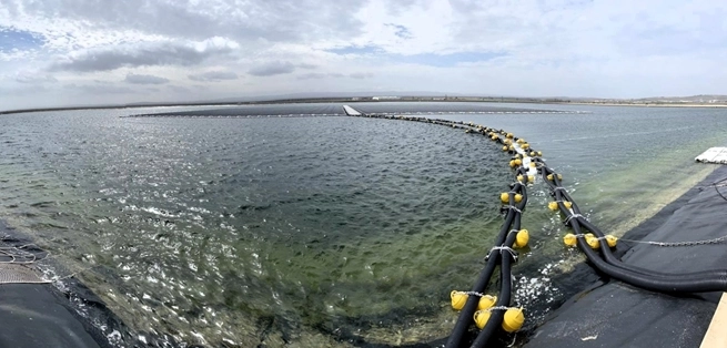Image 0 of article El Ministerio de Agricultura, Pesca y Alimentación entrega a la Comunidad de Regantes de Balazote-La Herrera (Albacete) una planta solar fotovoltaica flotante