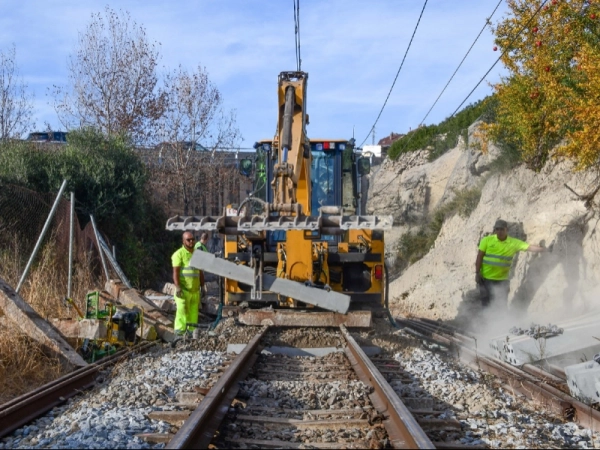 Imagen del artículo Ferrocarrils instal·larà nous trams de travesses especials a la línia Llobregat-Anoia per adaptar-la als efectes del canvi climàtic