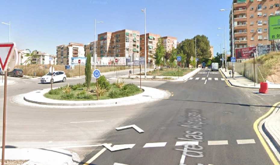 Imagen del artículo Cuatro personas resultan heridas tras colisionar dos turismos en Granada capital